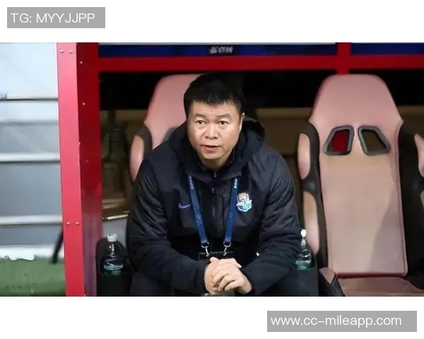 津门虎助教费利佩正式加盟国安早餐时与于根伟偶遇交流